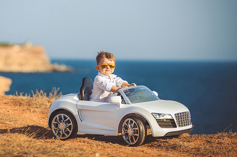 Toy car